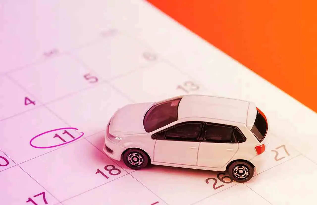 Questa comune abitudine in auto può costarti molto Immagine selezionata