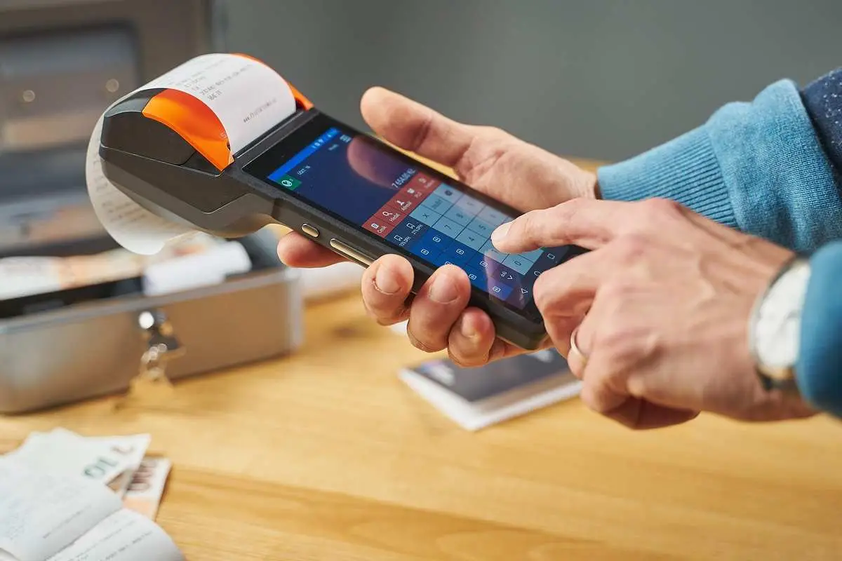 Pagamenti contactless: come funzionano e quali sono i limiti di sicurezza oggi Pagamenti contactless: come funzionano e quali sono i limiti di sicurezza oggi